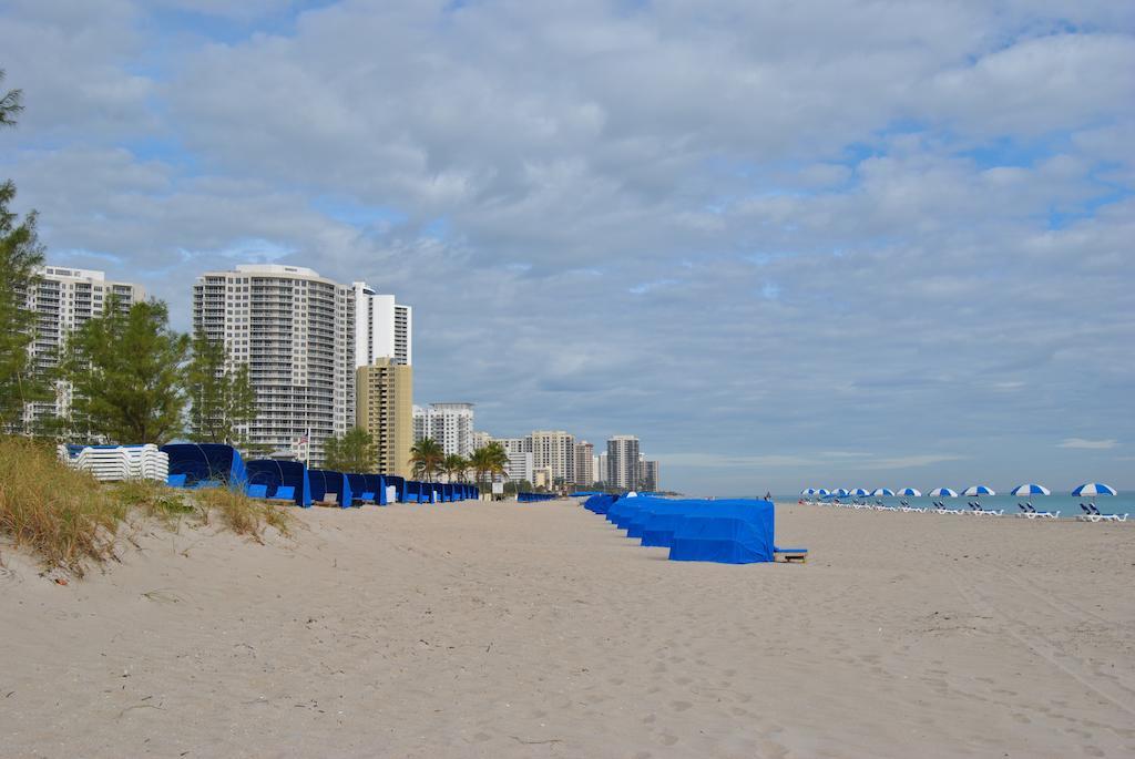 Sand Dune Shores Aparthotel Palm Beach Shores Exterior photo